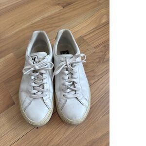 Veja Campo White Leather Sneakers V-Logo Size US 7 EU 38